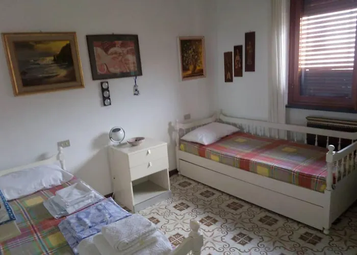 Monterosso...a Due Passi Dal Mare مونتيروسّو ال ماري